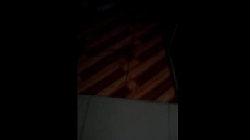 私は彼女の部屋で私の義理の妹のbとdを見つけます、私は彼女をファックして彼女の口の中でカミングしてしまいます、ハメ撮り