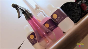 ティア・レーンはゴージャスなブロンドの熟女で、ヘアサロンでファックするのが彼女の主ないたずらな強迫観念です