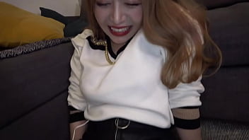 그녀는 날씬한 시부야 걸입니다. 그녀의 곡선은 너무 팽팽하고 칙칙합니다! 그녀는 내가 그녀에게 시키는 것은 무엇이든지 할 것입니다. 나는 그 암캐와 생 질내 사정 섹스를 했다.