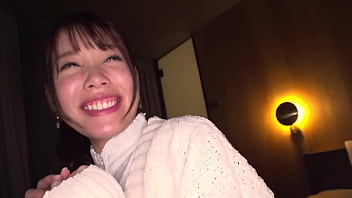 她在美學沙龍訓練的手槍使我射精了很多！ 她與製片人發生性關係，以作為偶像的首次亮相！ 在娛樂圈世界中，Creampie性愛是常態！