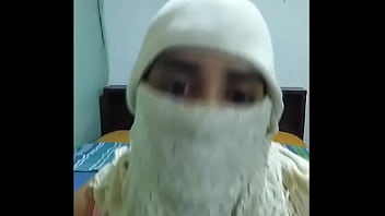 本物のぽっちゃり角質ヒジャブイスラム教徒の妻がニカーブでオナニーして潮吹きオーガズムハードぽっちゃりポルノヒジャブ