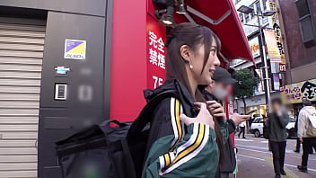 ウーバーイーツ美女配達員ガチナンパ！フッ軽だと尻軽!?なイマドキ女子を口説いてホテルでイートイン！からの生ハメ絶頂SEXデリバリー！ Part1