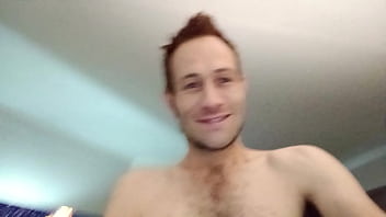 ネイサン・ワイアットと彼のセクシーな包皮を見てください