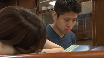 “不……我不想发声！” 在她不能出声的情况下，那个可爱的女孩的胯部被指责作恶！ 猫被刺激和兴奋弄湿了！ 日本业余自制色情。[第 1 部分] 小穴/逼 乳交 性交/做爱 偷拍 穴 正常位 骑乘位 后入 口交 婊子 清纯系 女孩 鸡巴 人妻 NTR，牛头人 手穴 高潮喷水 风俗 爱情旅馆 花心 偷窥 颜射 内射 射精