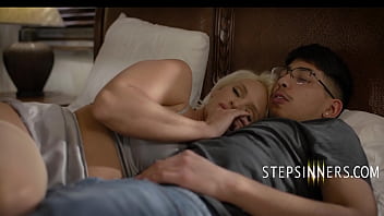 義理の息子よ、君のおかげで私の人生はもっともっと刺激的になった | StepSinners