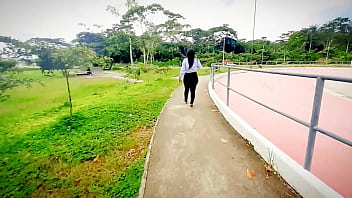 BEAUTIFUL Woman 彼女の携帯電話で彼女を盗み、彼女の家で彼女とセックスすることに勝ちました。