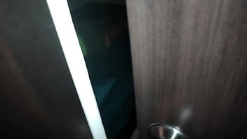 私の義理の妹は、そのハイライトの下着でおいしそうに見えます