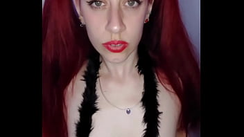 ShyyFxx 火辣的红发女郎在去散步前打飞机