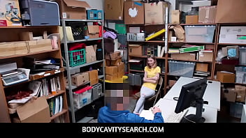 BodyCavitySearch - Catarina Petrov 万引き犯が彼女のマンコを食べられるのを楽しんでいます