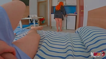 ペニスをしゃぶり、大きなお尻に射精するまですべての穴で性交する
