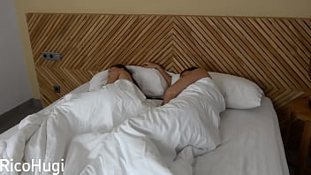 ハードな朝の素人セックス！バック、正常位、パイズリ