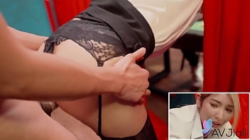 ブロンドのホットでセクシーな台湾の女の子が恋人とセックスします。