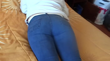 息子は私が休んでいる間に私を記録し、彼は私を愛撫し、私は興奮し、私たちはお互いにマスターベーションをすることになります