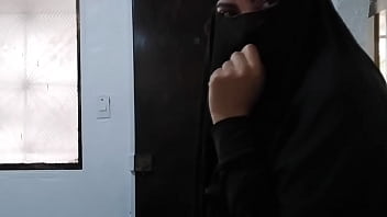 MILF ムスリム アラブ人 ステップ ママ アマチュア ライド アナル ディルド と ホヤ イン ブラック Niqab ヒジャーブ オン ウェブカメラ