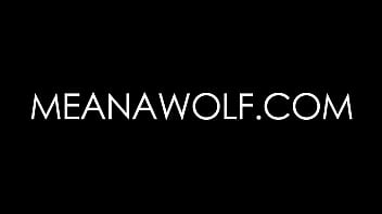 仮釈放官は彼女のクライアントと姦通する - Meana Wolf