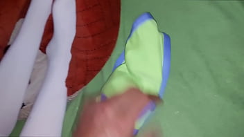 继叔继侄女学！他们在家人休息时偷偷操 - 他们让我的继侄女负责，我偷偷操她，我们不能发出声音，否则他们会发现我们！真正的自制的，年轻的
