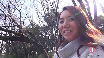 ムッチリ美ボディの美人妻からの極上バキュームフェラに大興奮！