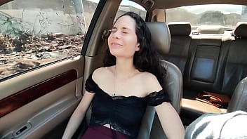 私の親友は毛むくじゃらのオマンコを持っているので、彼女は私と性交するのが恥ずかしいのです