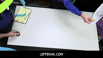 Lifter4K-万引き犯 Minxx Marley は、役人の肉を一度に 1 つずつ口と猫に入れます