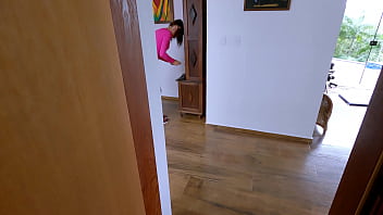 秘密を守るために義理の妹を犯す - すべてが濡れて散らかるまで何度も中出しと潮吹き