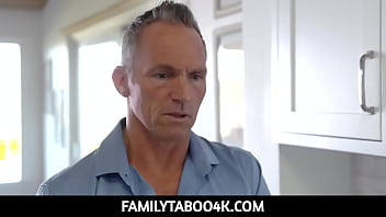 FamilyTaboo4K - 継父と継娘が継父家族協定を結んだ