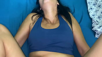 我肮脏的阴道想要被你的大鸡巴插入！