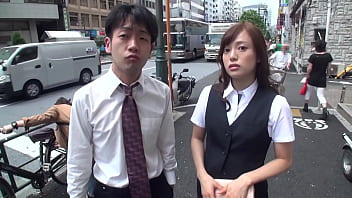 我們在午休時間採訪了男女上班族。 洋介（28 歲）是一家房地產相關公司的銷售代表，雛（25 歲）是一名銷售員。