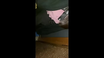 大◯生カップルがドライブデート終わりにいつものラブホでえっちしようとしたら彼氏がエロいニット持ってきてこれ履いて欲しいと言われて履きながらSEXしたら彼氏のチンコがギン勃ちして凄い気持ちよかったです。