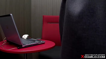 丸の内オフィス休憩室　かわいい女子社員がまさかのオナニー