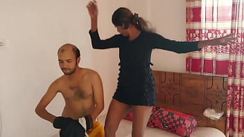 彼女が巨大なコックによって激しく犯されるとホットな熟女 デジホットセクシーポルノ。マニック・ミアとマスト・スモーナ