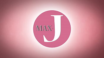 彼女の白い大きなおっぱいに興奮して激しくピストン。