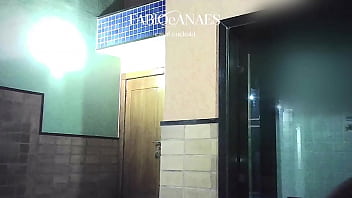 寝取られがモーテルに到着した後、裕福な食べる人のために踊るいたずらな白人の異人種間のホットワイフ。 BBC カッコールド (ティーザー) (fabioeanaes.com)