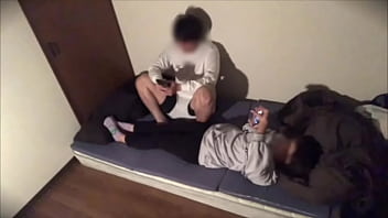 サークルのテニス部で知り合った大◯生彼女。僕はキャプテンで彼女に告られて付き合うことになりました。付き合って3ヶ月目で僕の家で彼女のマンコに精子をドクドク注入する事ができました。