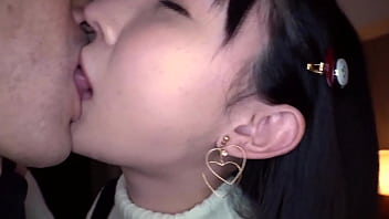 신주쿠에서 아마추어들과 대화를 나누다가 아스카를 만났습니다. 그녀는 공부 때문에 도쿄에 막 도착했습니다. 그녀는 오늘 도쿄로 관광을 갈 예정이어서 우리는 그녀와 동행할 수 있는지 알아보기 위해 그녀와 협상했습니다.