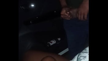uberに乗ってコンドームなしでセックスした人妻たち