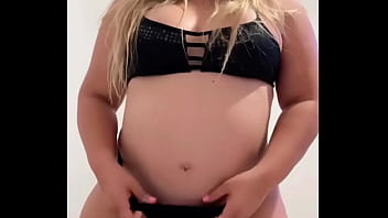 私は義理の息子のペニスでドーナツを食べるのが大好きで、それから彼と性交します。 フードポルノ 熟女