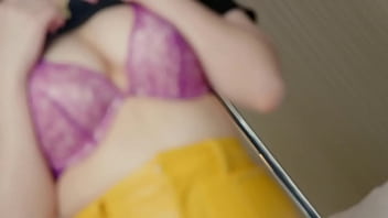 【巨尻と巨乳のバランス 】ランジェリーショップ経営者が知人に頼まれAV出演ｗムチムチマシュマロボディの巨乳ちゃんは乳首責め、クリトリス責めとともに騎乗位でおっぱいを揺らすの高画質フル動画はURLをコピペで⇛https://is.gd/lKZrPY