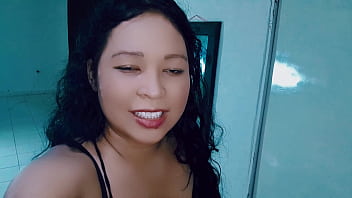 Ich bin aufgeregt und gierig darauf, gefickt zu werden, meine nasse Muschi ist sehr heiß, ich masturbiere an der Straßentür, um zu sehen, ob ein Fremder kommt, um mich zu ficken. DeisyYeraldine | JOI | Heiße Ehefrau | Latina (Untert