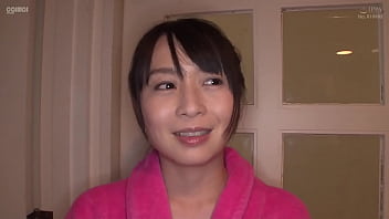 #1「出産直後の『羽月希ママ』が俺らの精子を旦那よりも愛おしく飲んでくれる」プレミアム精飲オフ会 愛嬌のあるママ女優が笑顔で18発