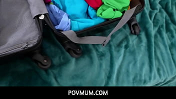 PovMum - 意地悪な赤毛の熟女継母スカイラー・スノーが義理の息子に指で触れさせる