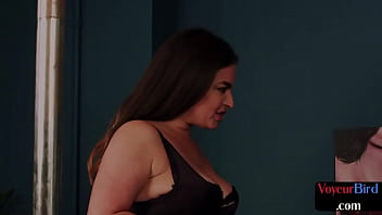盗撮 裸 巨乳 熟女 で かかと seducing wanker while wanks