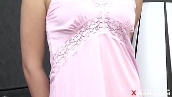 ショーカットの美巨乳人妻　初脱ぎヌード撮影