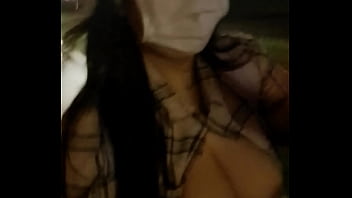 川沿いを歩く おっぱい晒して君に話しかける