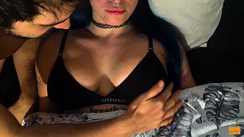 热乳头戏弄直到蓝色纹身女孩爆炸 - 无限性高潮
