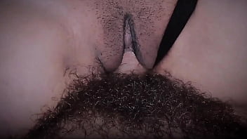 私の継母は動揺していて、かわいいおっぱいを持つラテン系の継母とセックスロマンスを持っています