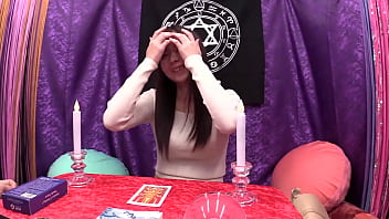 당신의 인생 운세를 읽어드릴까요? Sumire(24)는 회사원입니다. 손금 읽기는 그녀가 남자와 운이 없다는 것을 보여줍니다! 지금 그녀에게 부족한 것은 성욕!