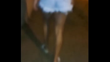 隣人が路上で夫をだましているのを見つけたので、私が彼女を密告するつもりはないかどうか教えてほしいと彼女に言いました。