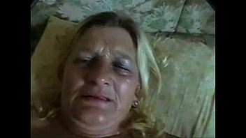 Зять вошел в пизду тещи и снял ее на видео, чтобы отправить жене - Бела Восняки
