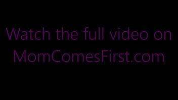 継母のゴス人の親友が私のチンポをエッジング - ジョアンナ・エンジェル - MomComesFirst - アレックス・アダムス