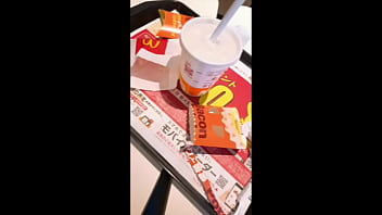 ウォシュレ◯トオナニーでイキまくる女子◯生。性癖が特殊な彼女は普通のオナニーじゃ物足りなくなってあらゆる快感オナニーに目覚める。